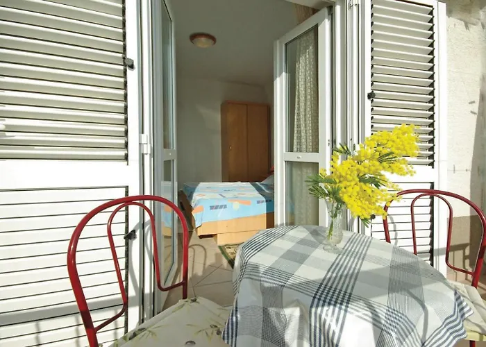 아파트 White Hill Studio-apartments 마카르스카