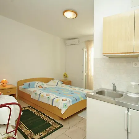 White Hill Studio-apartments *