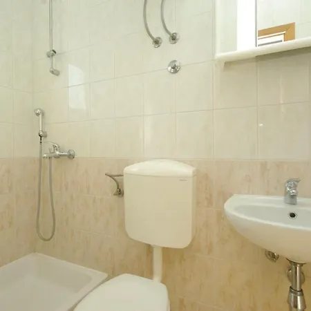 White Hill Studio-apartments Макарска