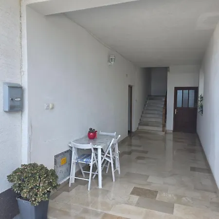 White Hill Studio-apartments Апартаменты