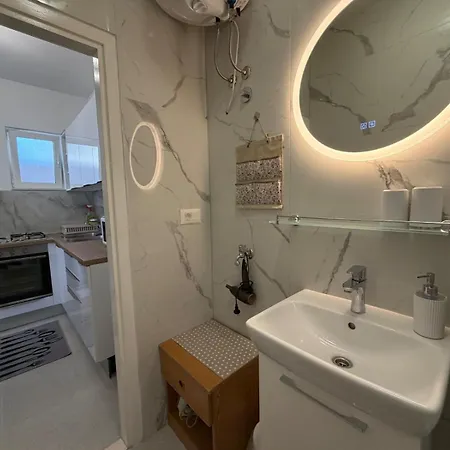 White Hill Studio-apartments * Makarska